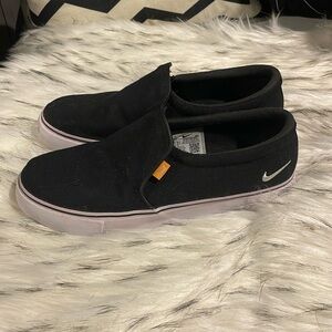Nike slip on loafer